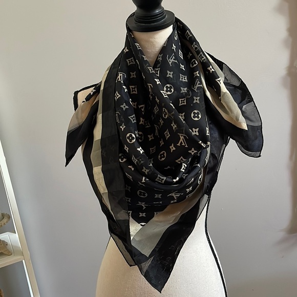 Louis Vuitton Accessories - LV Scarf 100%silk Made in Italy